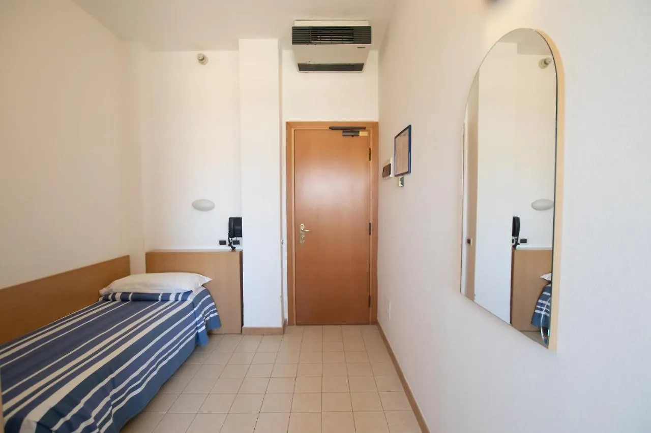 ראבנה Piccolo Hotel