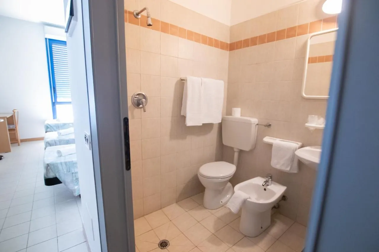 ראבנה Piccolo Hotel 3*,
