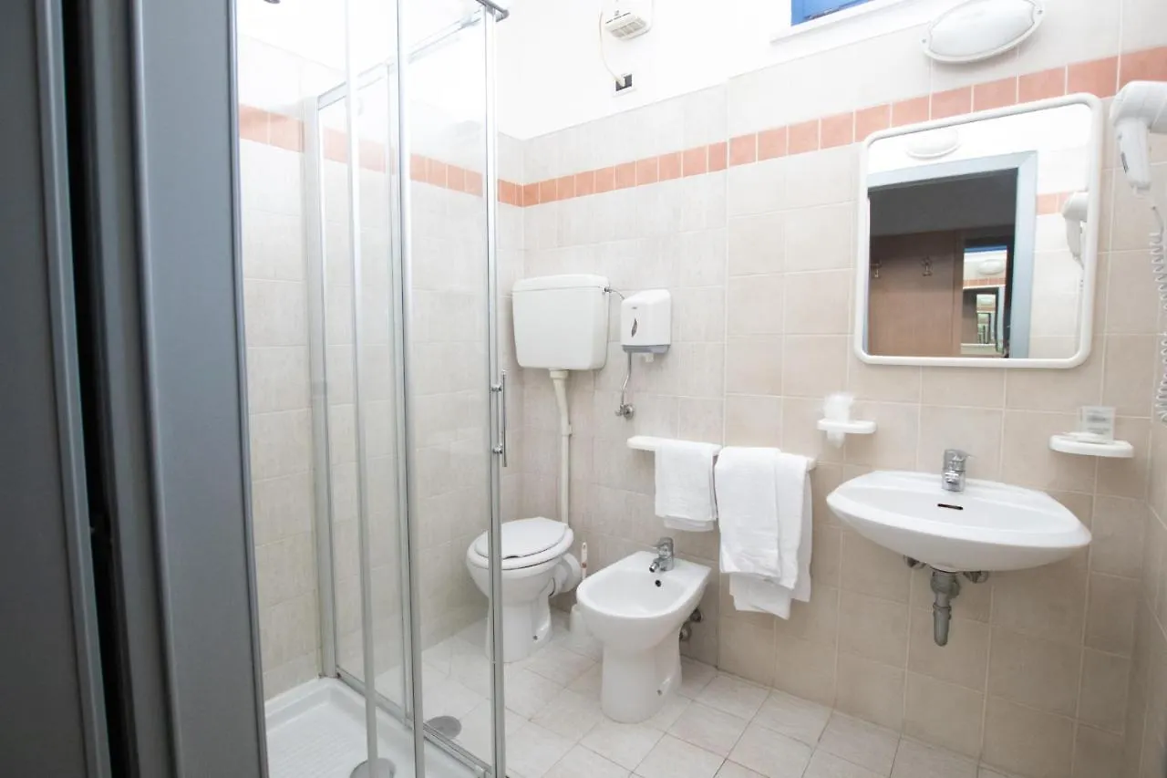 ראבנה Piccolo Hotel איטליה