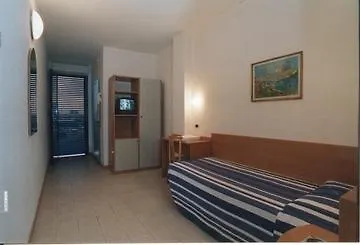 ראבנה Piccolo Hotel 3*,
